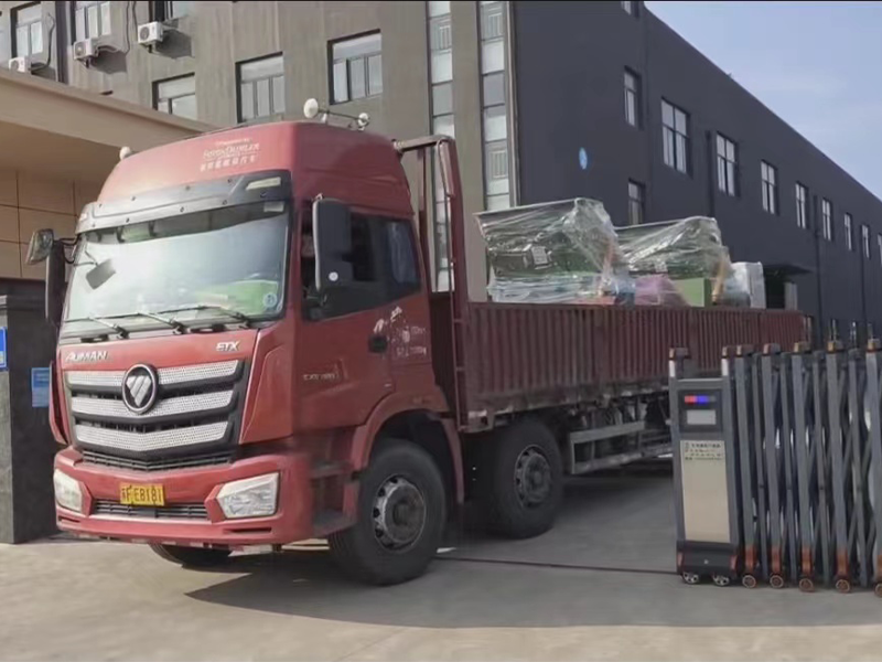 PC4012一90粗粉磨粉機成功發(fā)貨至云南 1 PC4012一90粗粉磨粉机成功发货至云南 - PC4012一90粗粉磨粉机(images 1)