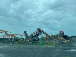 履帶式移動(dòng)破碎站的優(yōu)勢(shì)有哪些？