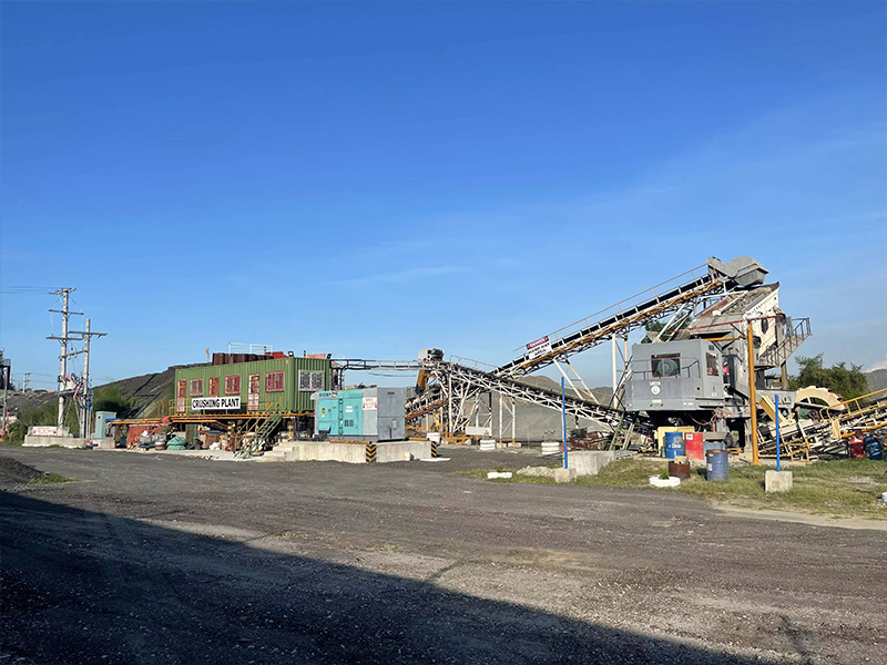 破碎機(jī)日常清理工作是延長(zhǎng)設(shè)備使用壽命的有利因素 1 破碎机日常清理工作是延长设备使用寿命的有利因素 - 破碎机厂家(images 1)